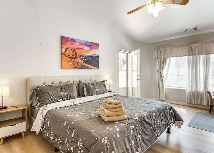 3 Mi To Powell: W/ Hot Tub & Waterfall Сasa de vacaciones Page
